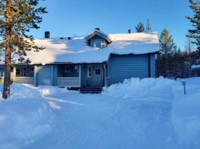 Holiday Home Hilla 2 by Interhome Äkäslompolo